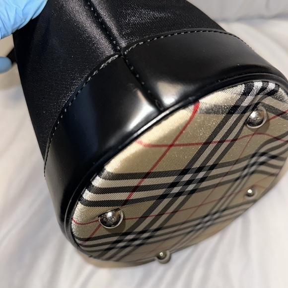 EUC Authentic Burberrys Blue Label Bucket Bag. Hardly used. Beautiful Bag - Picture 4 of 9